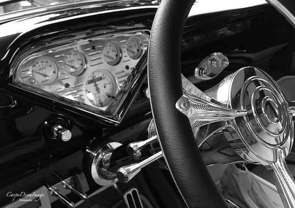 "Classic Drive" 1-B/W